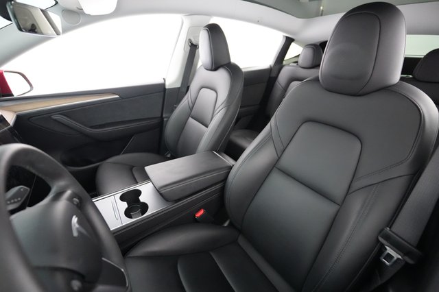 2024 Tesla Model Y — photo 3 of 28
