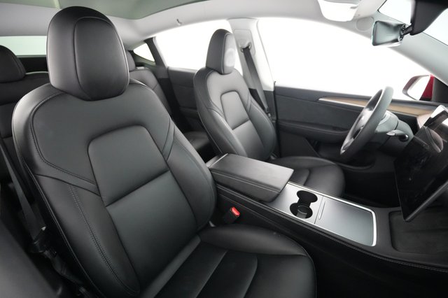 2024 Tesla Model Y — photo 18 of 28