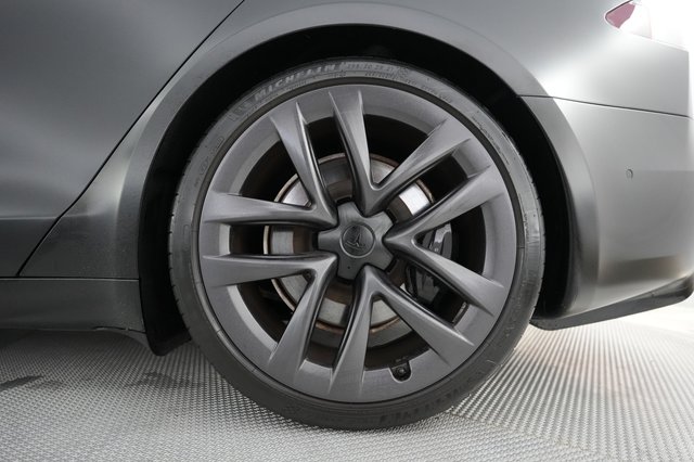 2022 Tesla Model S — photo 16 of 21
