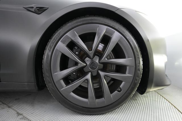 2022 Tesla Model S — photo 7 of 21