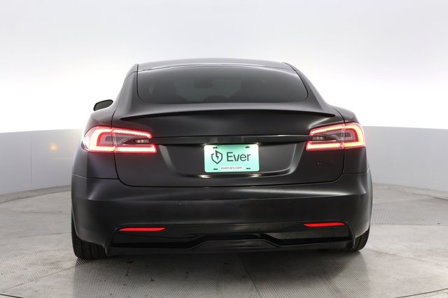 2022 Tesla Model S — photo 12 of 21