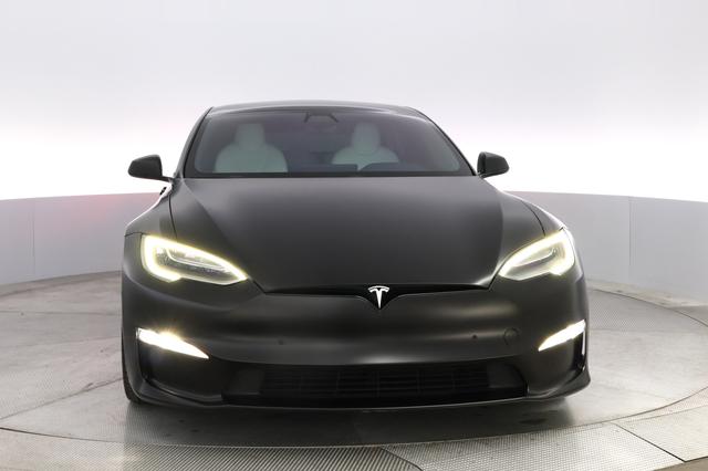 2022 Tesla Model S — photo 9 of 21