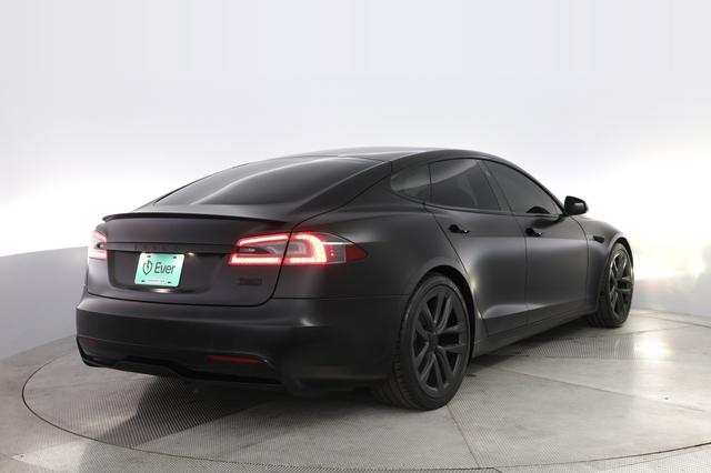 2022 Tesla Model S — photo 2 of 21