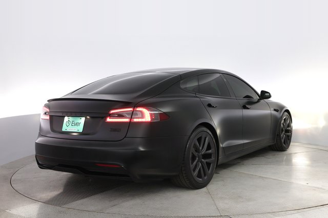 2022 Tesla Model S — photo 2 of 21