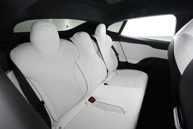 2022 Tesla Model S — photo 4 of 21