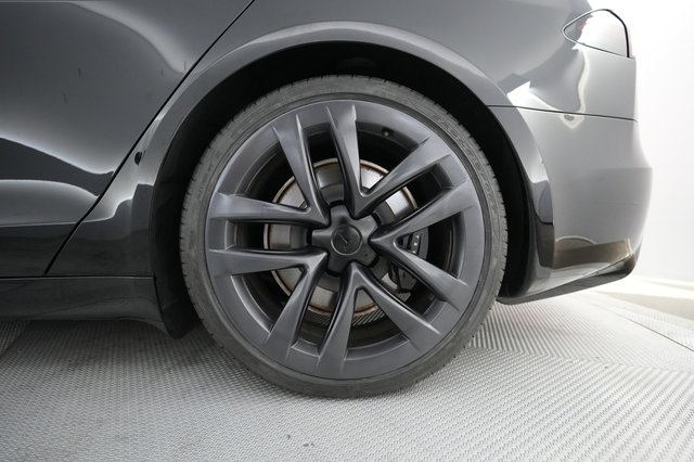 2023 Tesla Model S — photo 16 of 21