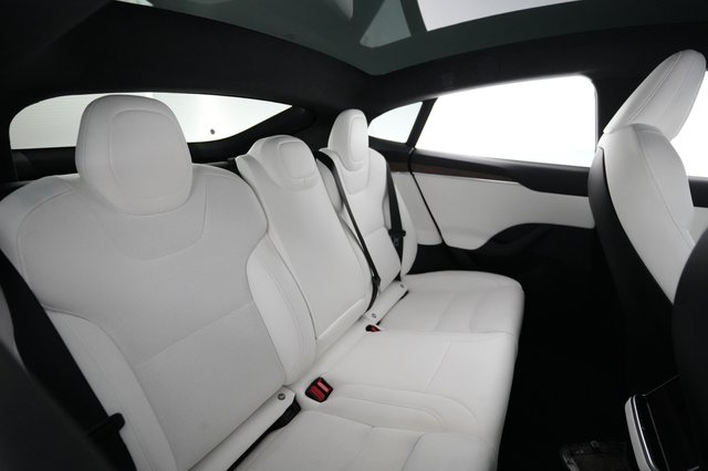 2023 Tesla Model S — photo 4 of 21