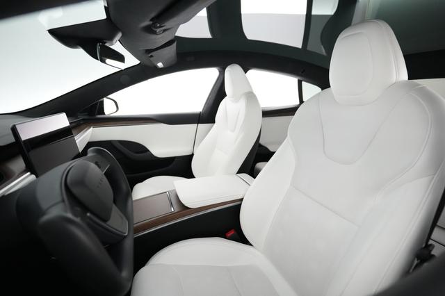 2023 Tesla Model S — photo 3 of 21