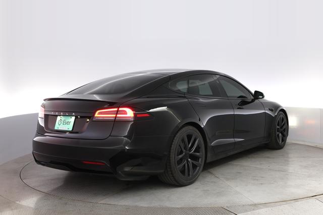 2023 Tesla Model S — photo 2 of 21