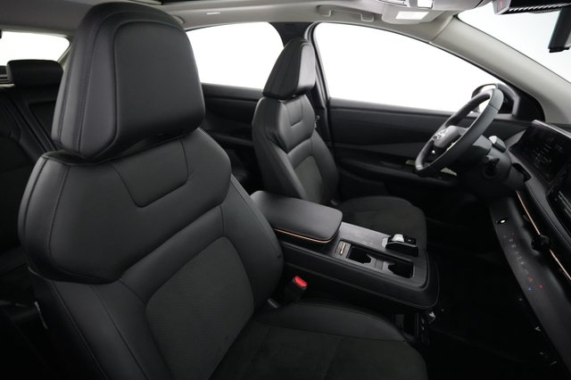 2023 Nissan Ariya — photo 18 of 21