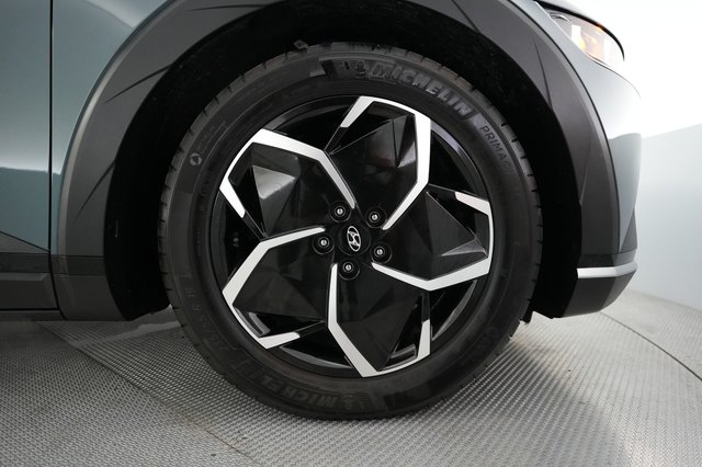 2023 Hyundai IONIQ 5 — photo 7 of 21