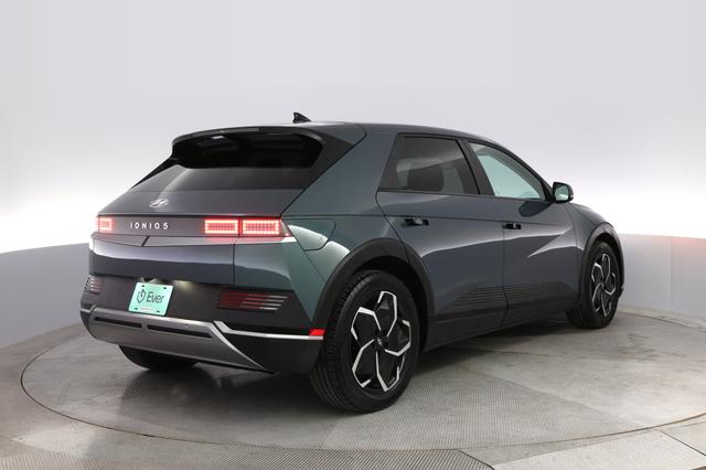 2023 Hyundai IONIQ 5 — photo 2 of 21