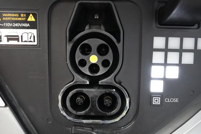 2023 Hyundai IONIQ 5 — photo 8 of 26