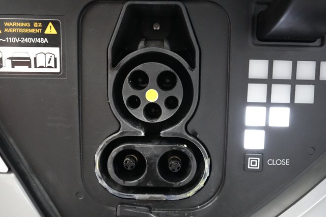2023 Hyundai IONIQ 5 — photo 8 of 26