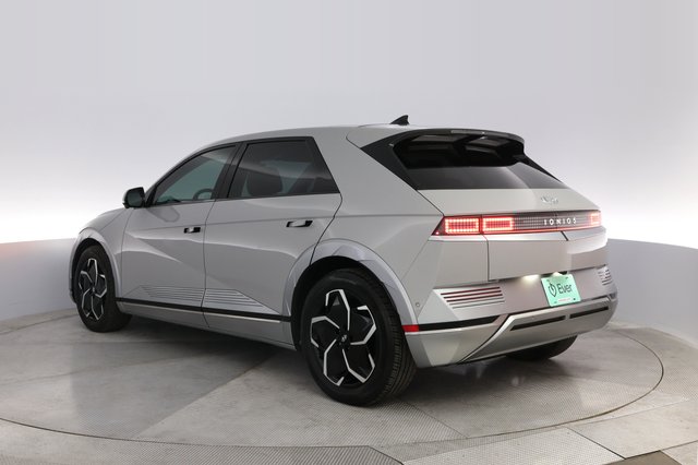 2023 Hyundai IONIQ 5 — photo 13 of 26