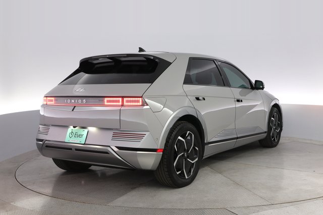 2023 Hyundai IONIQ 5 — photo 2 of 26