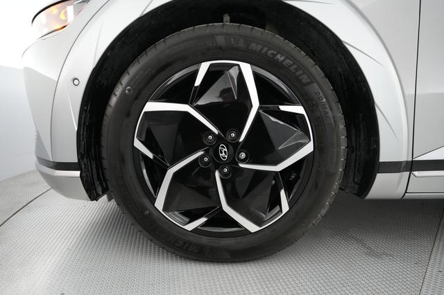 2023 Hyundai IONIQ 5 — photo 7 of 26