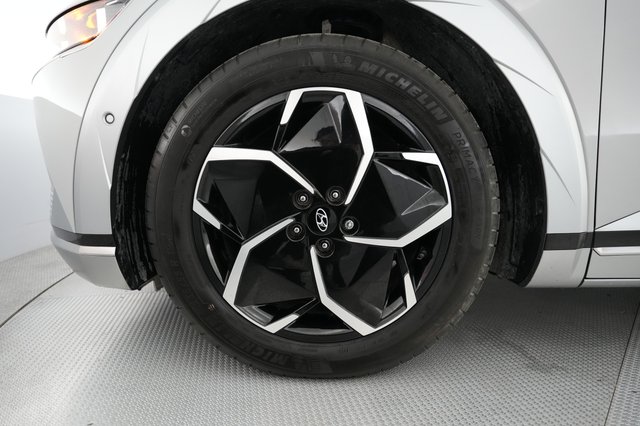 2023 Hyundai IONIQ 5 — photo 7 of 26