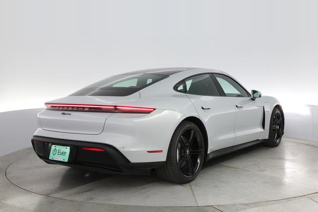 2022 Porsche Taycan — photo 2 of 22
