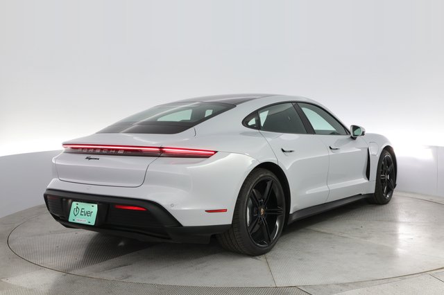 2022 Porsche Taycan — photo 2 of 22
