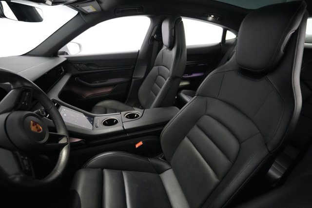 2022 Porsche Taycan — photo 3 of 22
