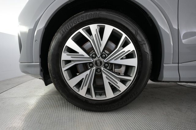 2023 Audi Q4 e-tron — photo 17 of 21