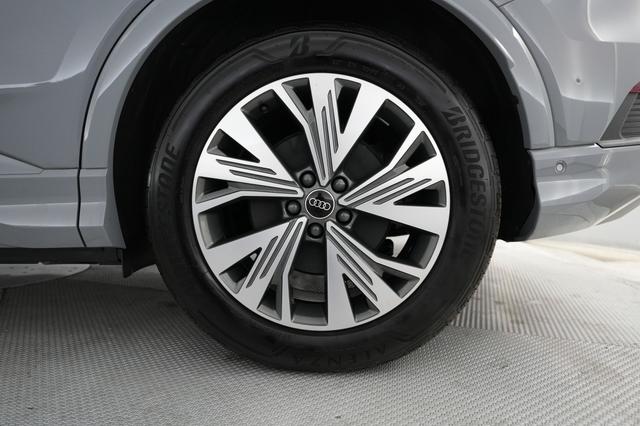2023 Audi Q4 e-tron — photo 7 of 21