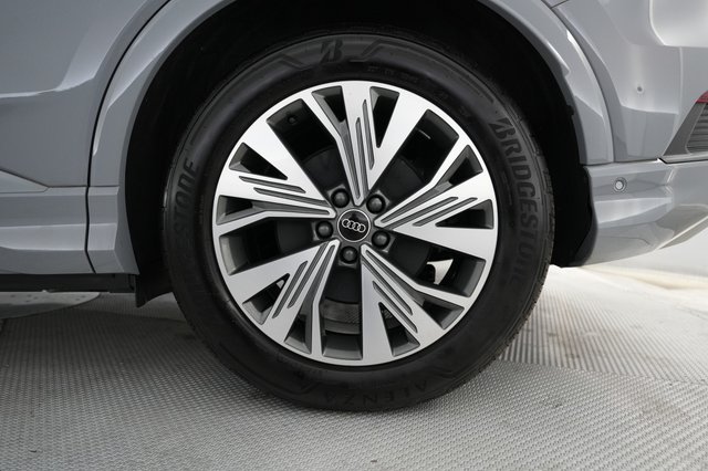 2023 Audi Q4 e-tron — photo 7 of 21