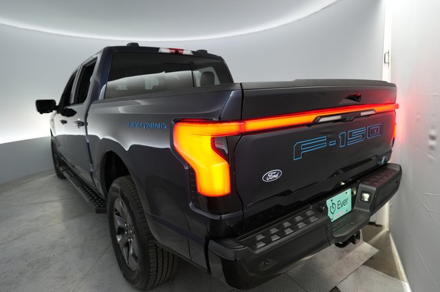 2024 Ford F-150 Lightning — photo 17 of 29