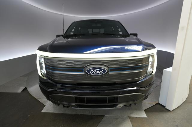 2024 Ford F-150 Lightning — photo 10 of 29