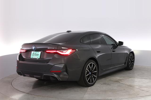 2023 BMW i4 — photo 2 of 22