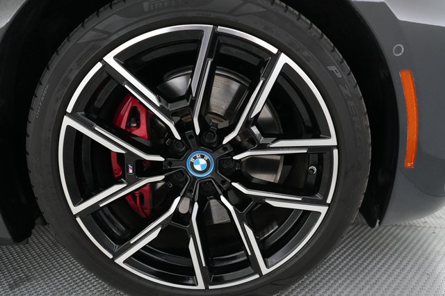 2023 BMW i4 — photo 15 of 22