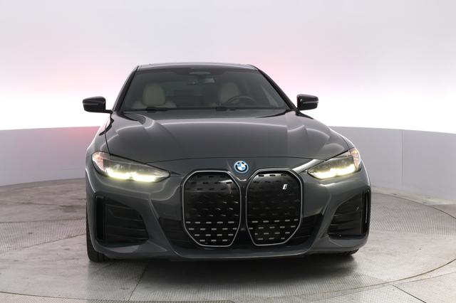 2023 BMW i4 — photo 9 of 22