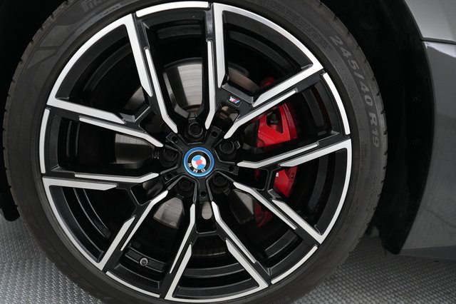 2023 BMW i4 — photo 7 of 22