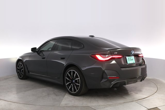 2023 BMW i4 — photo 13 of 22