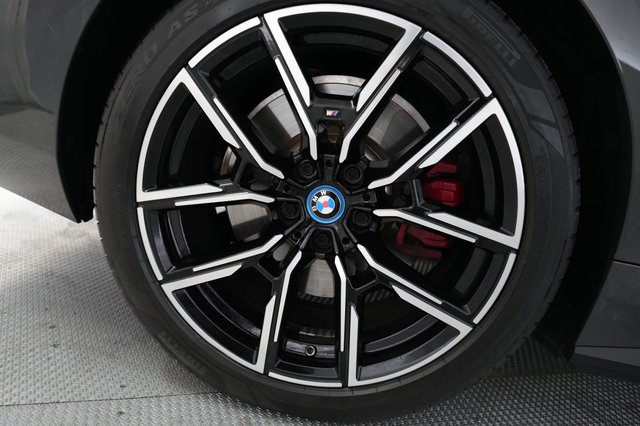 2023 BMW i4 — photo 16 of 22