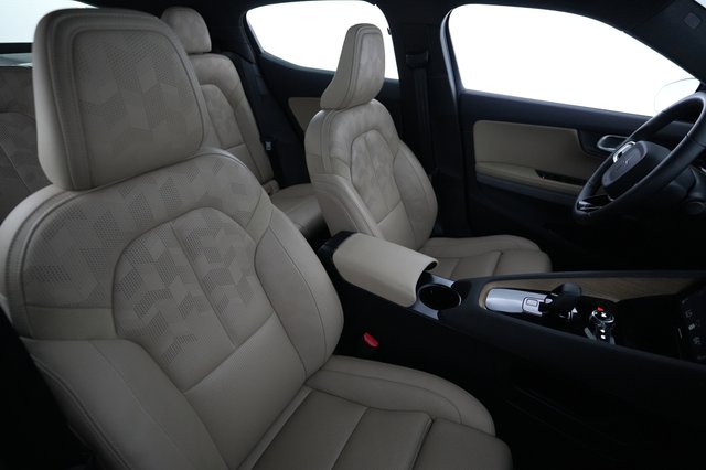 2022 Polestar 2 — photo 18 of 24