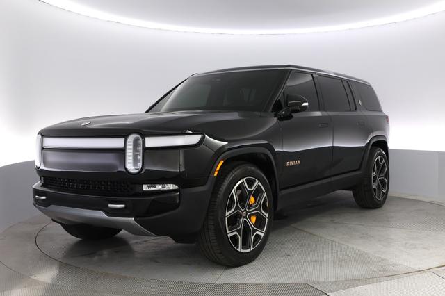 2024 Rivian R1S — VIN 7PDSGABA6RN033089