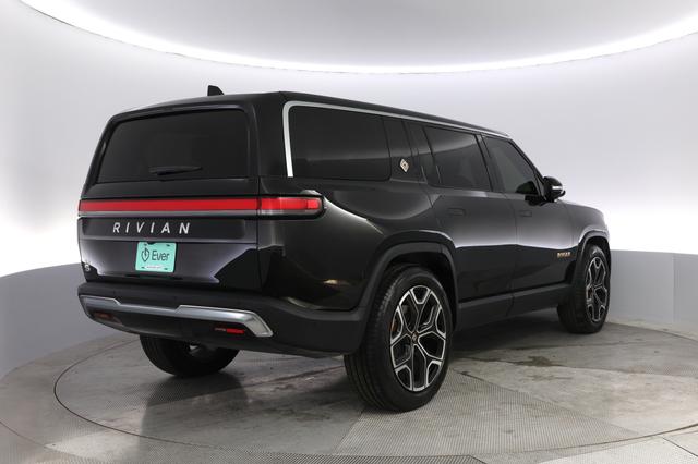 2024 Rivian R1S — photo 2 of 24