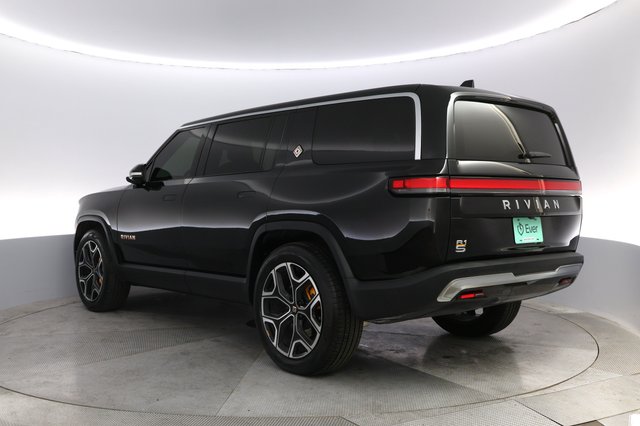 2024 Rivian R1S — photo 13 of 24