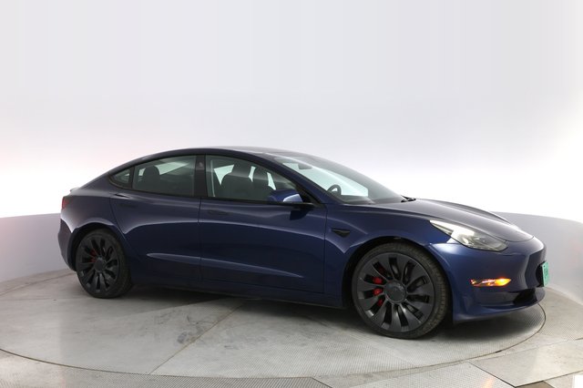 2022 Tesla Model 3 — photo 11 of 22