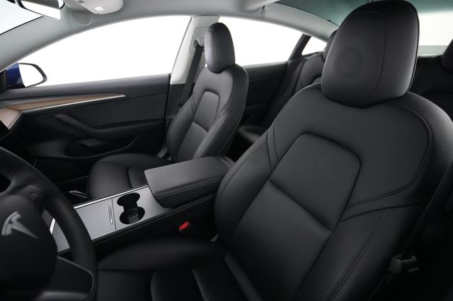 2022 Tesla Model 3 — photo 3 of 22