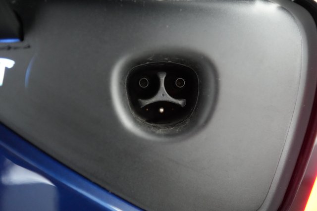2022 Tesla Model 3 — photo 8 of 22