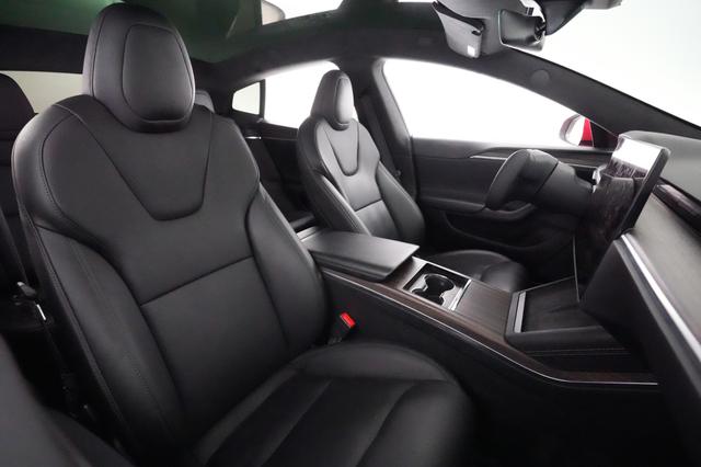 2022 Tesla Model S — photo 4 of 22
