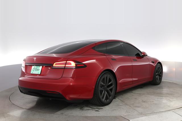 2022 Tesla Model S — photo 2 of 22