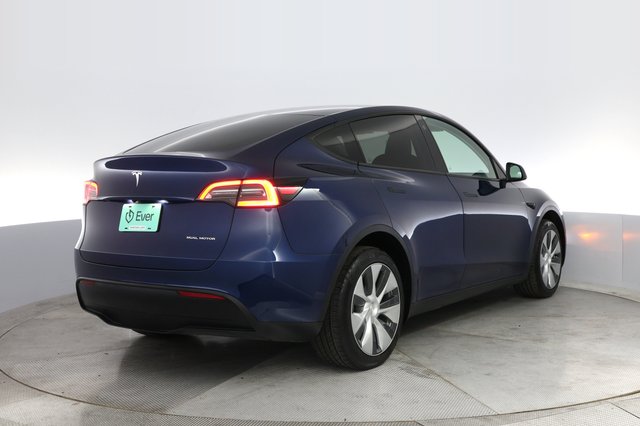 2022 Tesla Model Y — photo 2 of 22