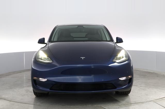 2022 Tesla Model Y — photo 9 of 22