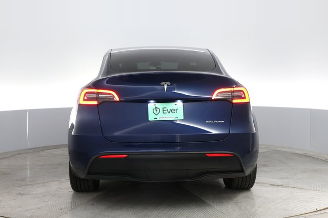 2022 Tesla Model Y — photo 12 of 22