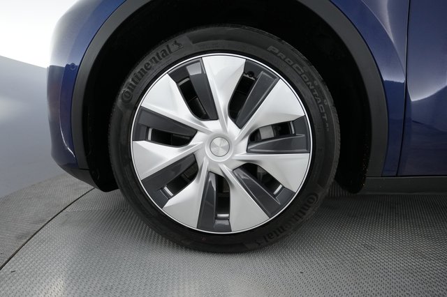 2022 Tesla Model Y — photo 17 of 22