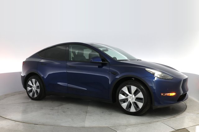 2022 Tesla Model Y — photo 11 of 22